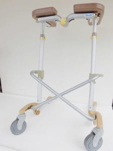 歩行車 アルコー1型